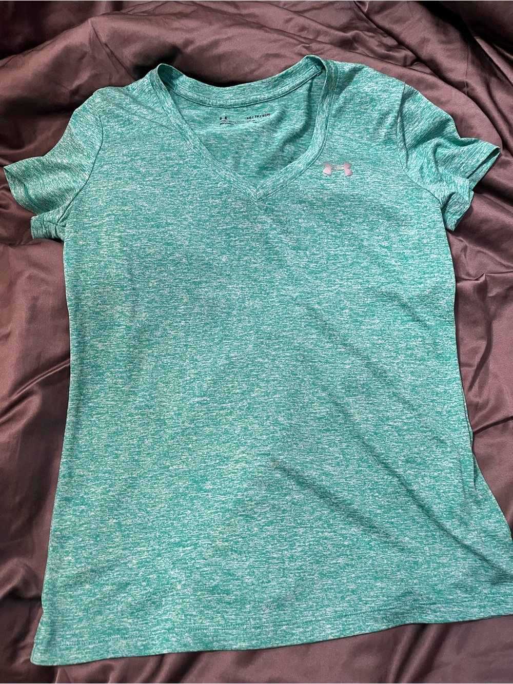Under Armour Women's V-Neck Performance Tee size XS